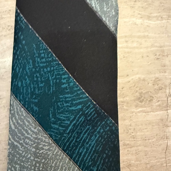 Paco Rabanne Extra Long Mens Silk Tie, Striped 63" in length - Picture 3 of 8